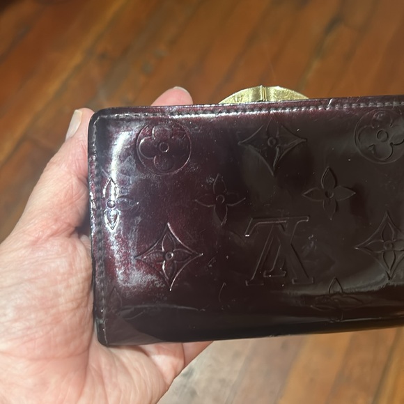 Louis Vuitton vernis wallet burgundy red - Picture 13 of 13